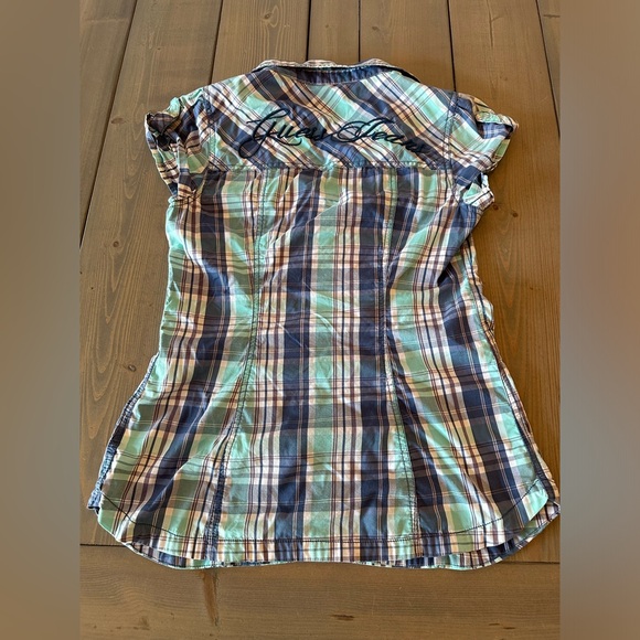 Guess jeans plaid button-up top - Medium but fits like a Small - Picture 2 of 2